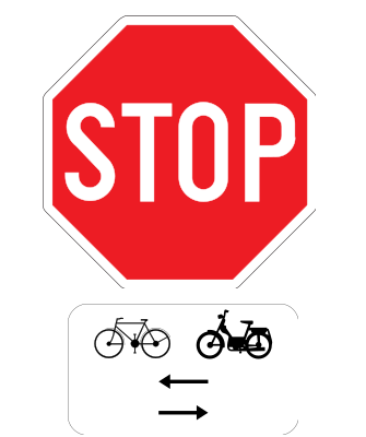 Halt und Vorfahrt, auf Radfahrer und Mofas von links und rechts achten.